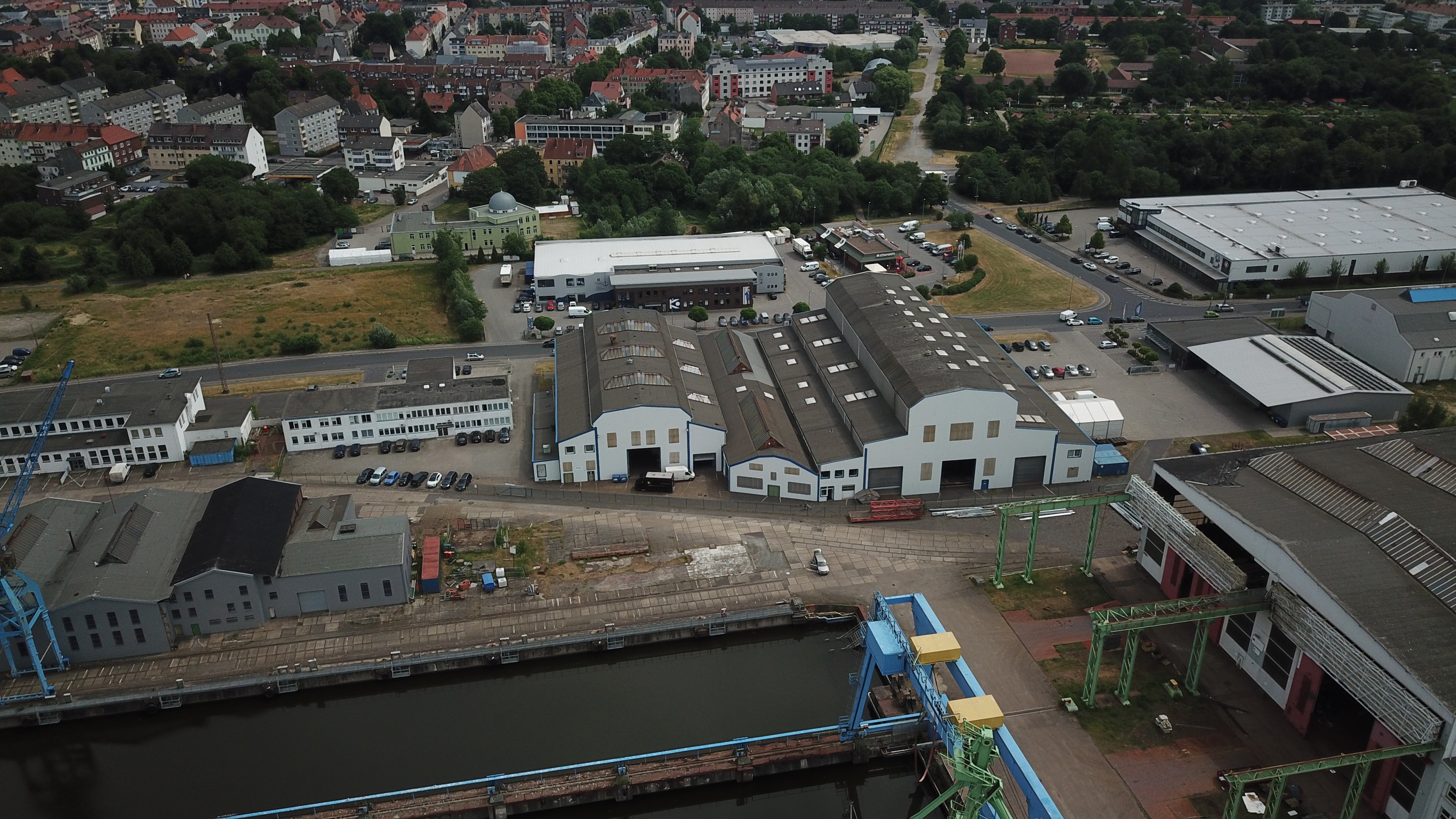 Acquisition of the premises of the Seebeck new shipyard together with the Ehlerding family
